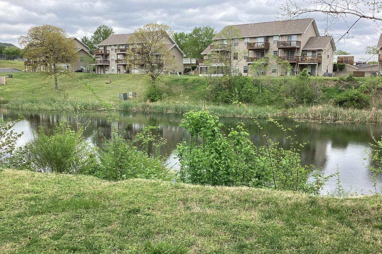 A Little Lake Retreat Branson Exteriör bild