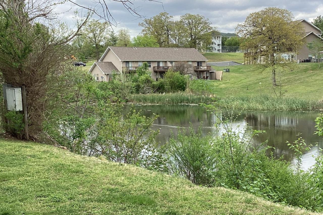 A Little Lake Retreat Branson Exteriör bild